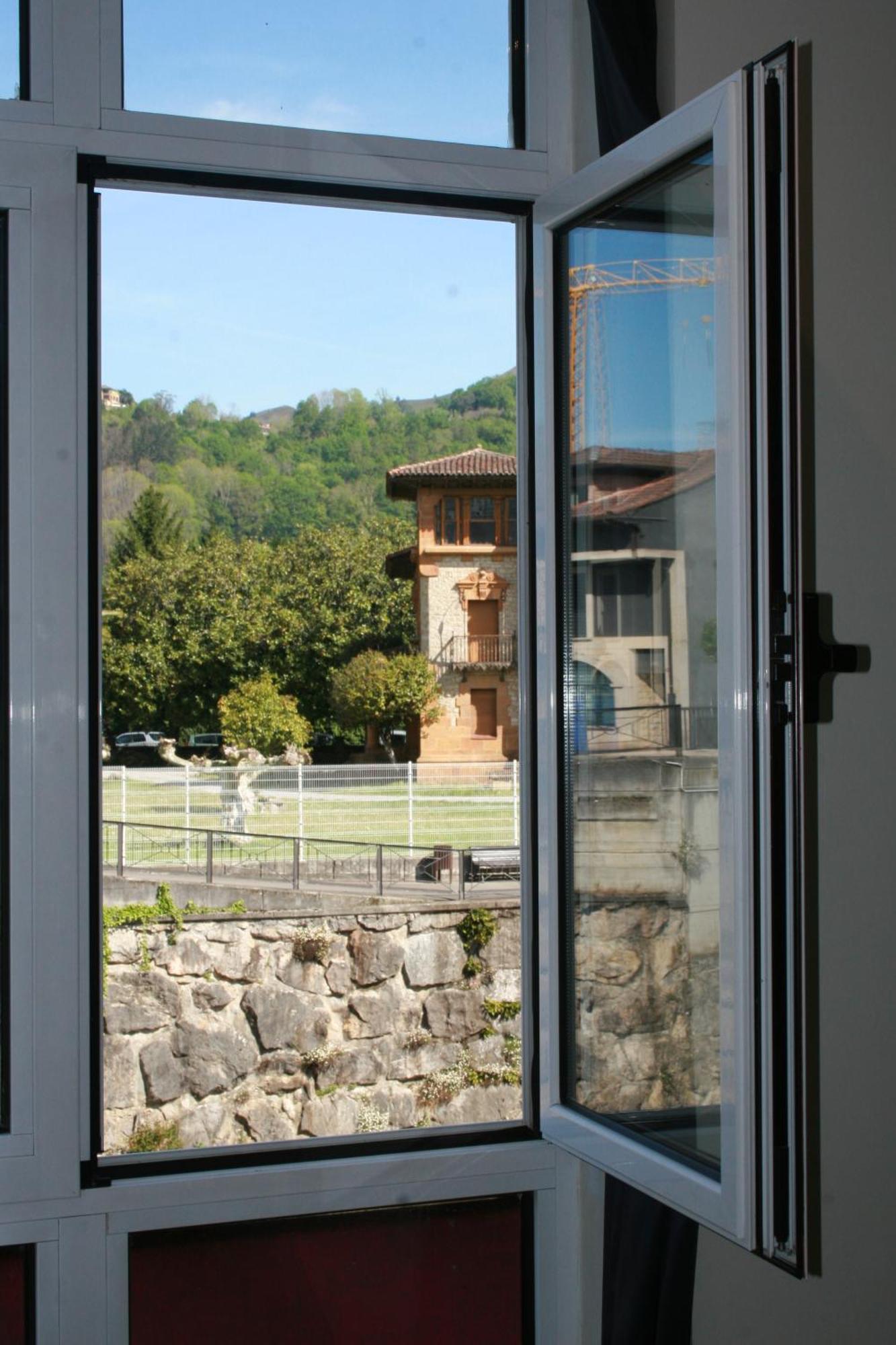 Hotel Nochendi Onís Exteriör bild
